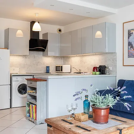 New 2 Bed In Antibes, 5 Min Walk To The * Antibes