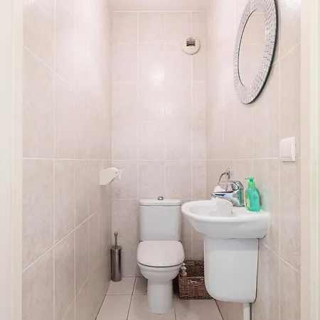 New 2 Bed In Antibes, 5 Min Walk To The *