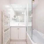 New 2 Bed In Antibes, 5 Min Walk To The Apartmán *