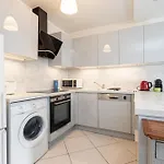 New 2 Bed In Antibes, 5 Min Walk To The Apartmán *
