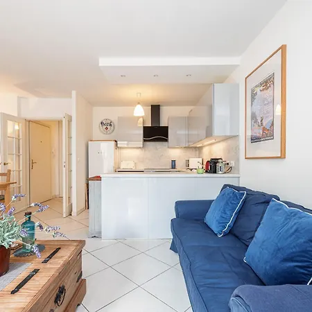 Apartment New 2 Bed In Antibes, 5 Min Walk To The Antibes