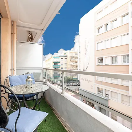 Apartment New 2 Bed In Antibes, 5 Min Walk To The