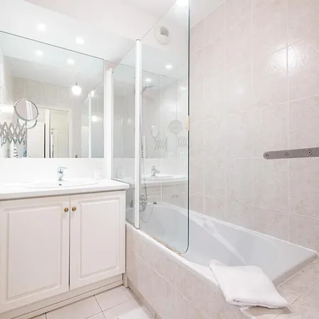 New 2 Bed In Antibes, 5 Min Walk To The Antibes