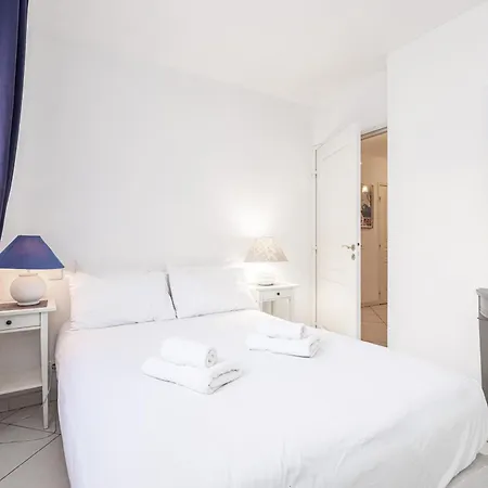 New 2 Bed In Antibes, 5 Min Walk To The
