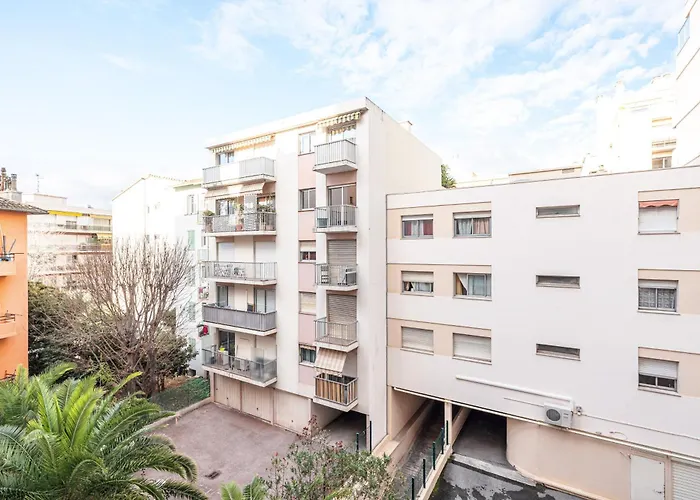New 2 Bed In Antibes, 5 Min Walk To The شقة