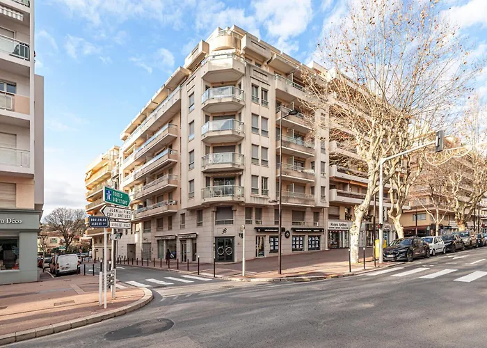 New 2 Bed In Antibes, 5 Min Walk To The شقة *