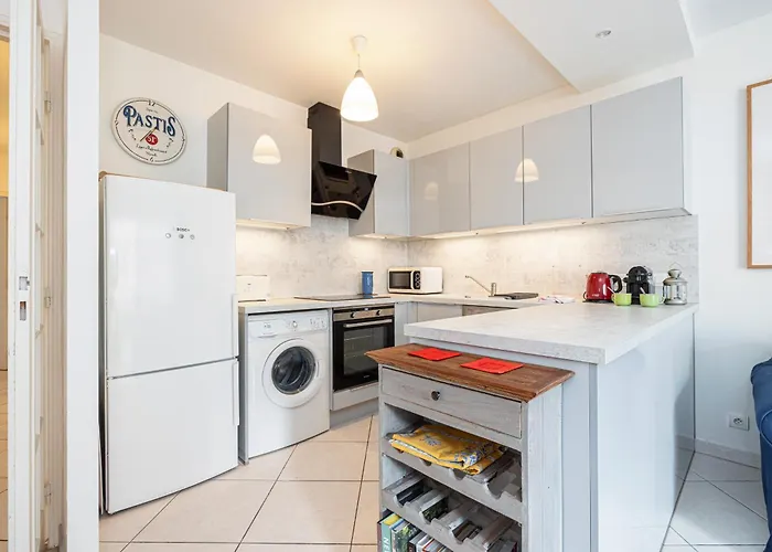 New 2 Bed In Antibes, 5 Min Walk To The *