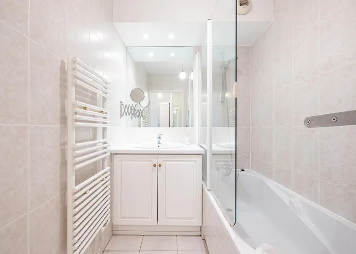 New 2 Bed In Antibes, 5 Min Walk To The شقة *